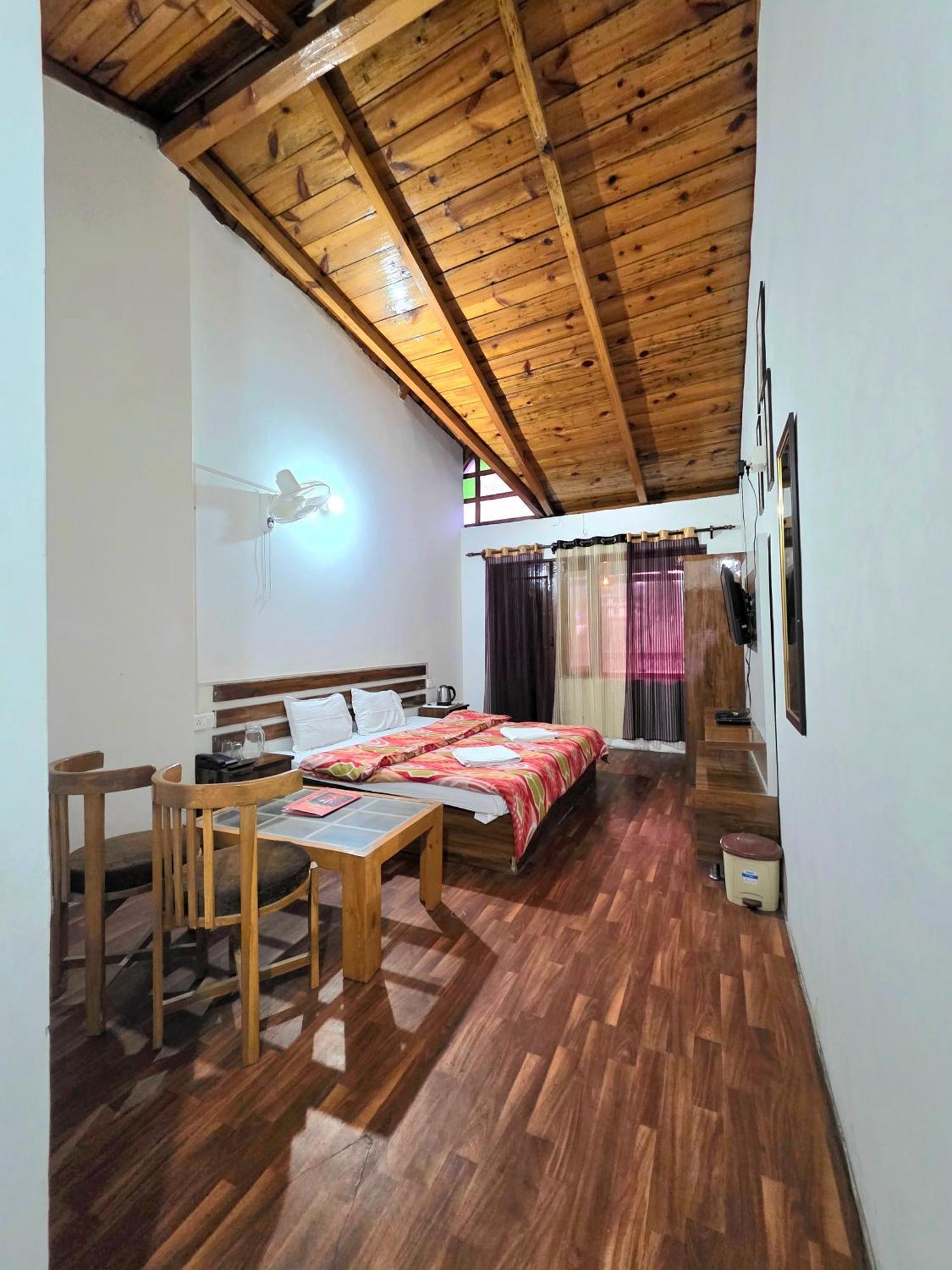 Sher E Punjab Hotel Bhīm Tāl 外观 照片